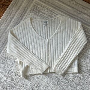 Abercrombie White Ribbed V-Neck Sweater